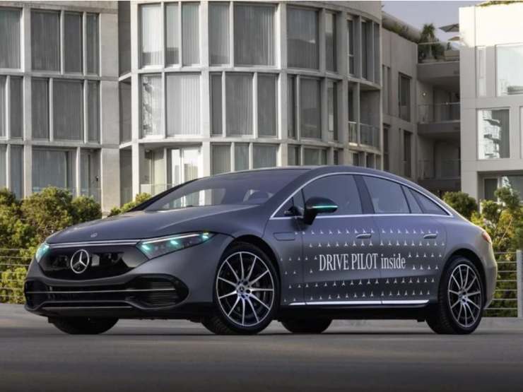 Mercedes Drive Pilot Inside nuove luci