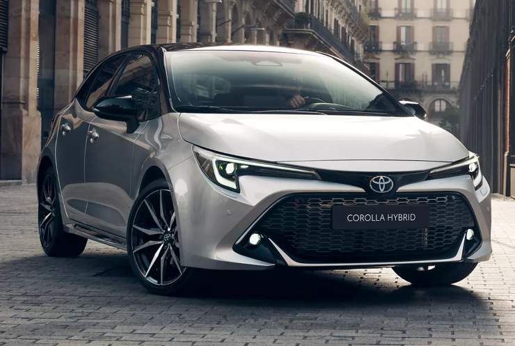 Toyota Corolla render 2025 novità